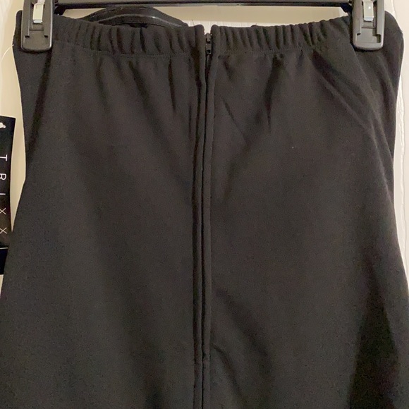 NWT - Mini dress - asymmetric front with side tie & v front - Picture 4 of 4